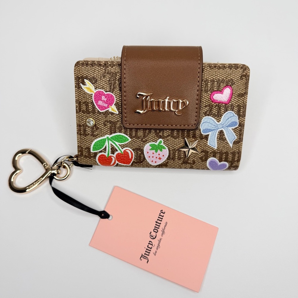 Juicy Couture All Things Juicy Tab Card Wallet in color Chestnut Chino